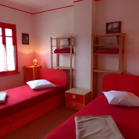 Maison De Bourg Cosy Avec Jardin Clos, Proche Le Pal, Confort Pour 10 Pers., Draps Inclus - Fr-1-489-109 Holiday home Dompierre-sur-Besbre