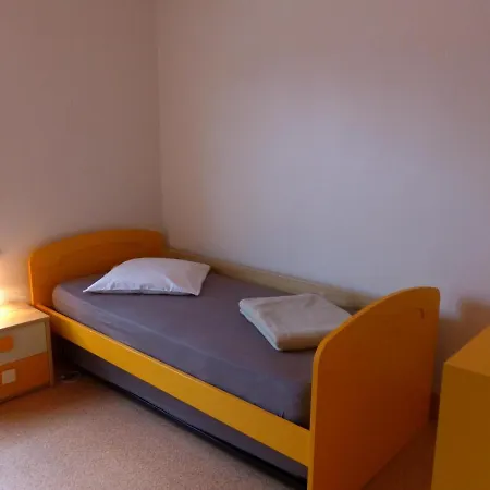 Holiday home Maison De Bourg Cosy Avec Jardin Clos, Proche Le Pal, Confort Pour 10 Pers., Draps Inclus - Fr-1-489-109 *