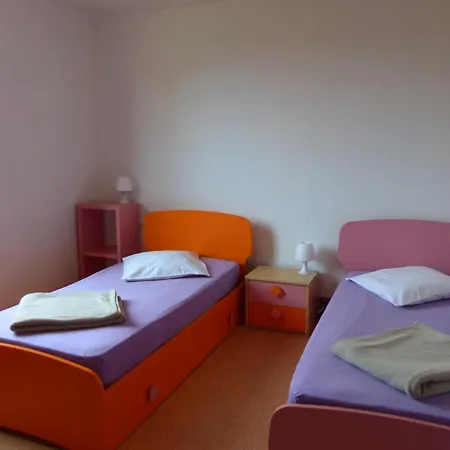 Maison De Bourg Cosy Avec Jardin Clos, Proche Le Pal, Confort Pour 10 Pers., Draps Inclus - Fr-1-489-109 دومبيري سور بيسبري