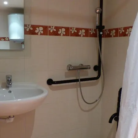 Maison De Bourg Cosy Avec Jardin Clos, Proche Le Pal, Confort Pour 10 Pers., Draps Inclus - Fr-1-489-109 بيت للعطل دومبيري سور بيسبري