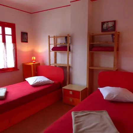 بيت للعطل Maison De Bourg Cosy Avec Jardin Clos, Proche Le Pal, Confort Pour 10 Pers., Draps Inclus - Fr-1-489-109 دومبيري سور بيسبري